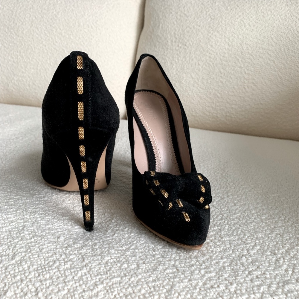 Black & gold Chloe pumps